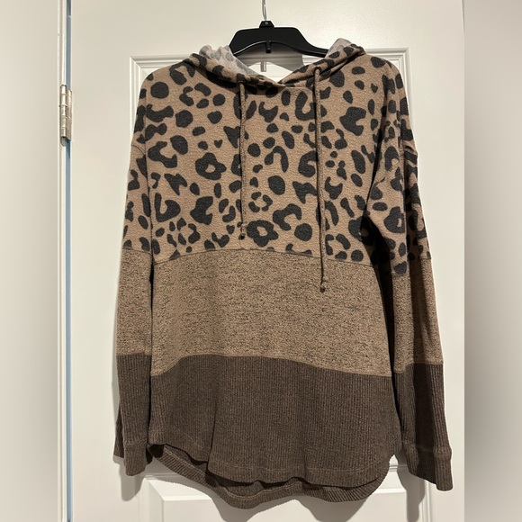 Hem & Thread Tops - Hem & Thread Leopard Print Color Block Oversized Hoodie Small